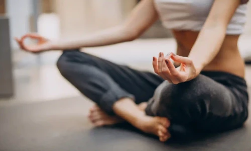 یوگا برای تقویت عضلات و آرامش ذهن؛ وسایل ضروری یوگا کدامند؟